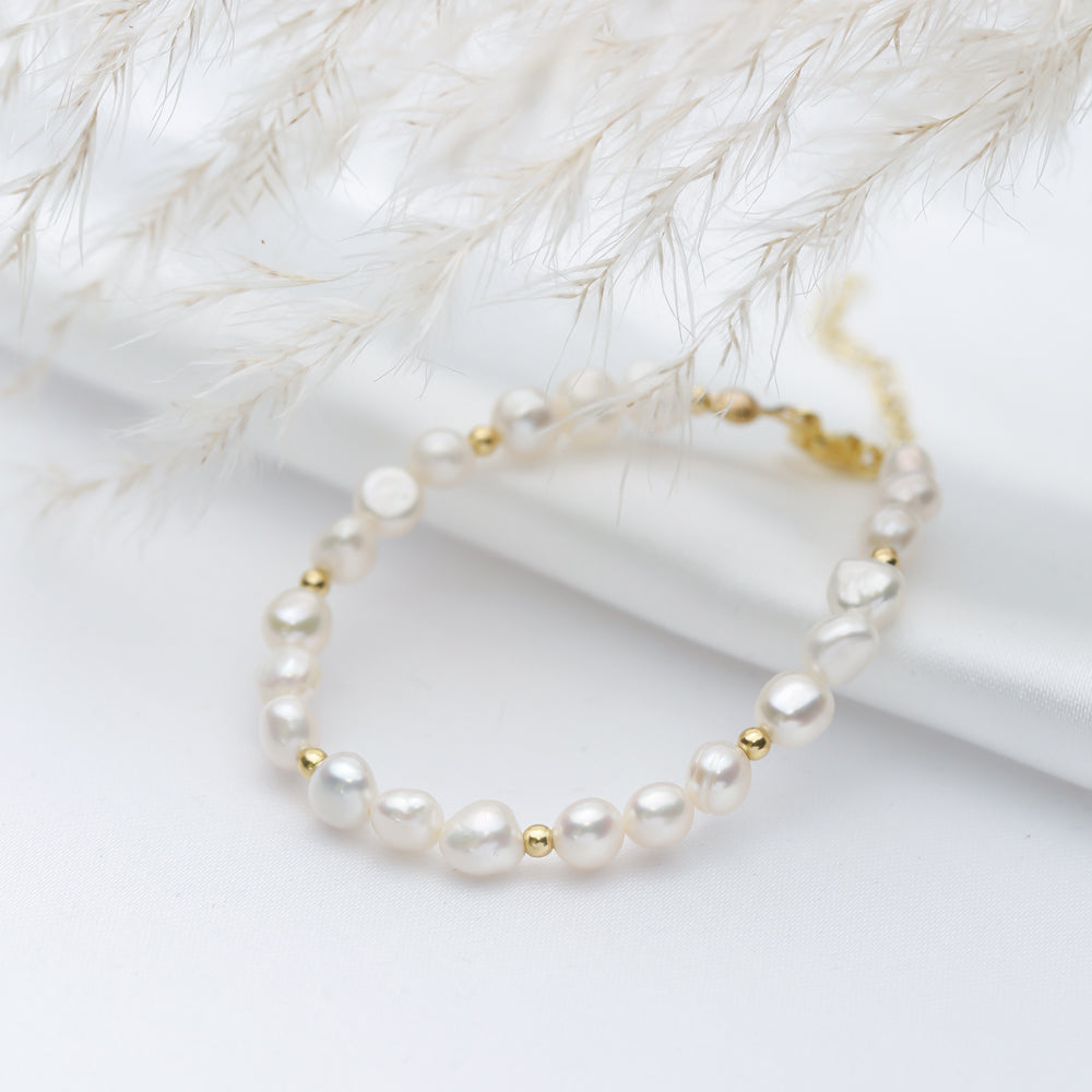 Elegant Freshwater Pearl Bracelet