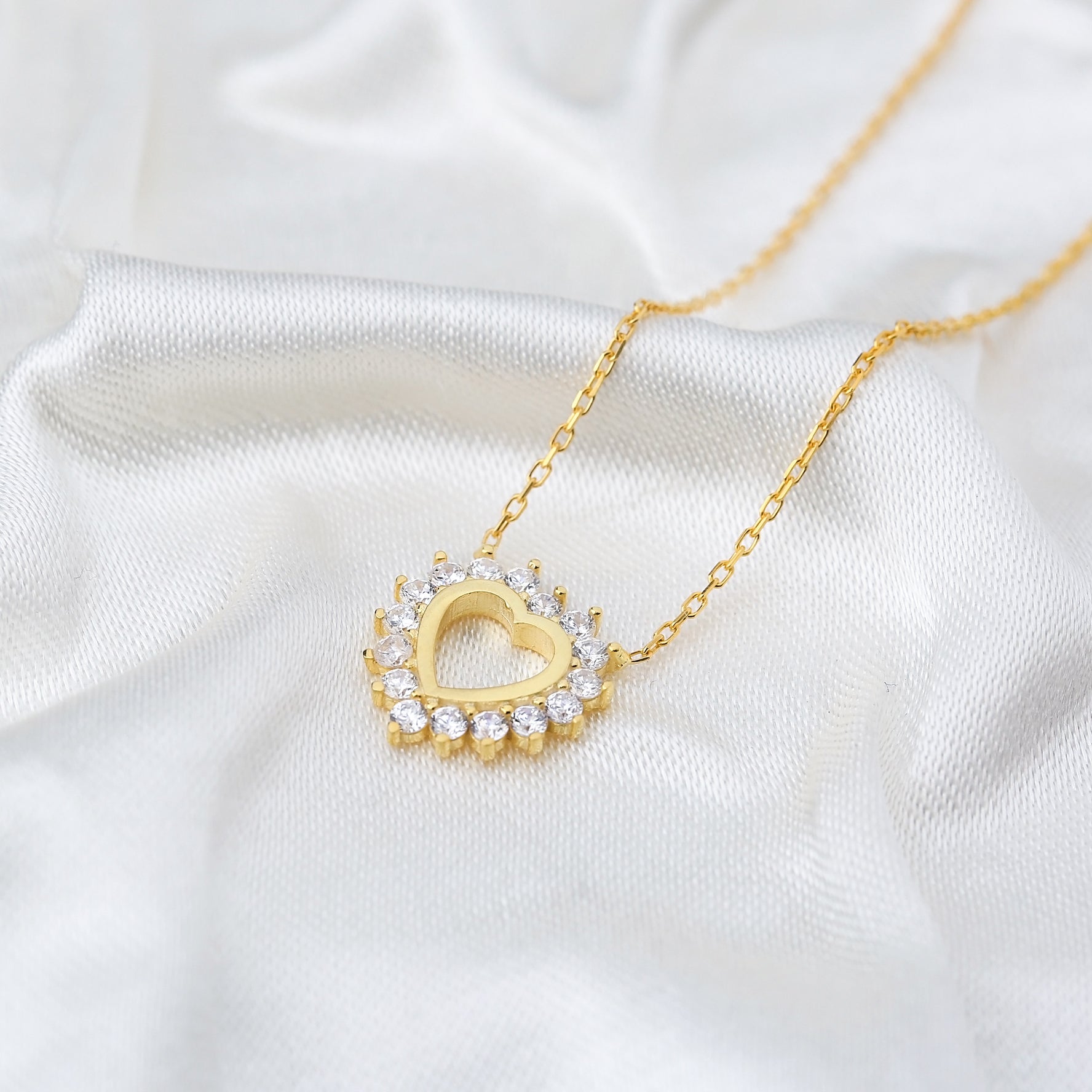 Heart Charm Zircon Rounded Pendant Necklace